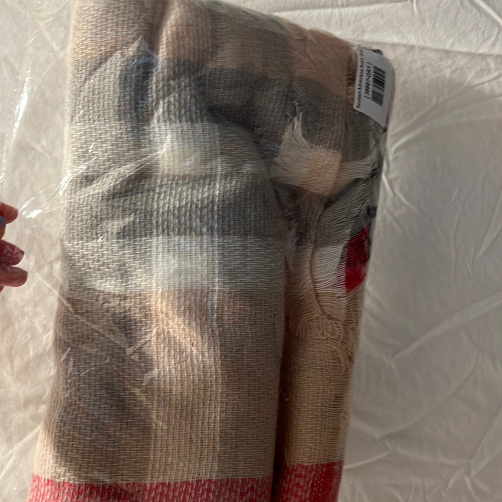 Super soft scarf, brand new right out of the package